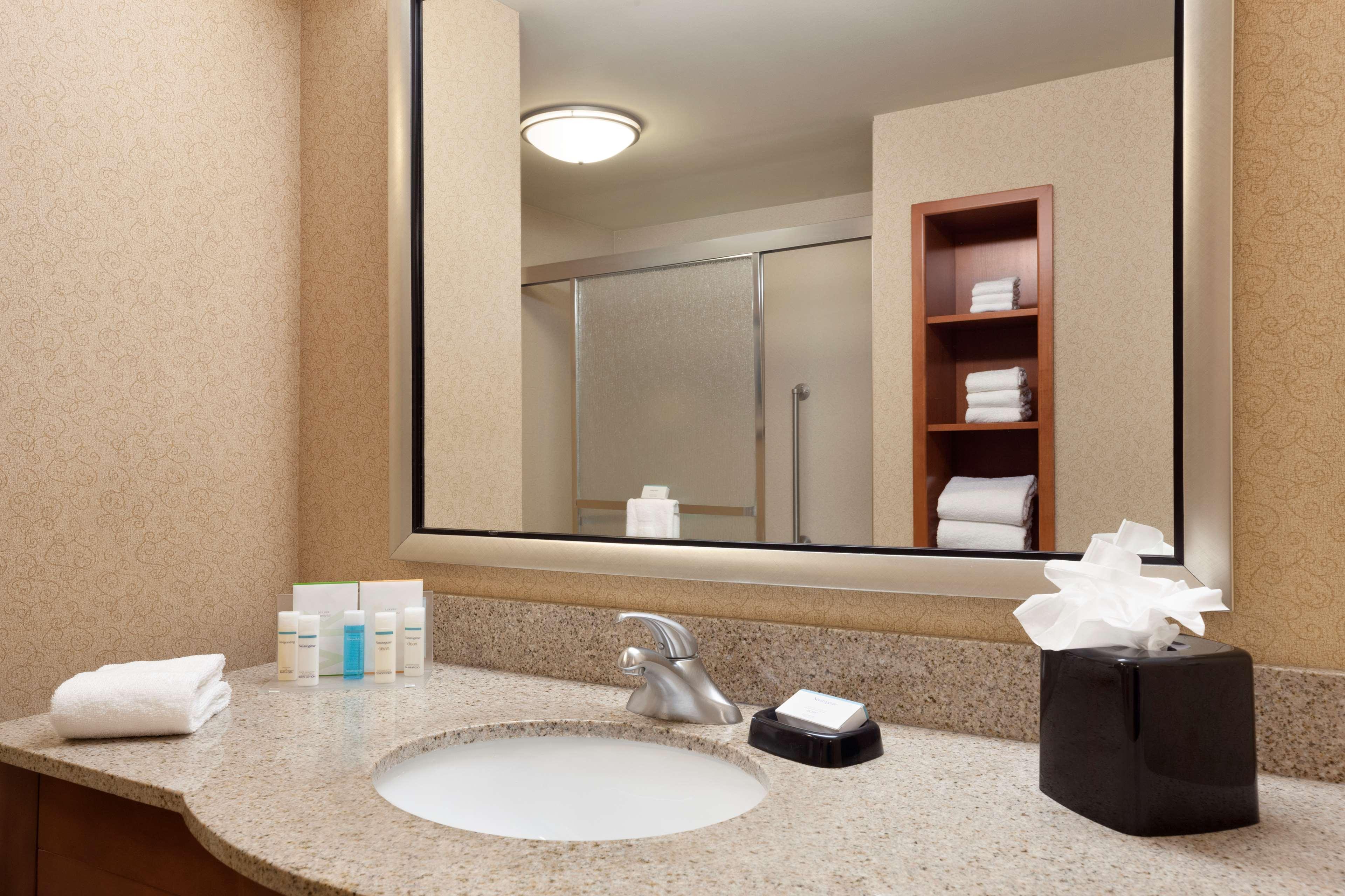 Hampton Inn & Suites East Hartford Ngoại thất bức ảnh