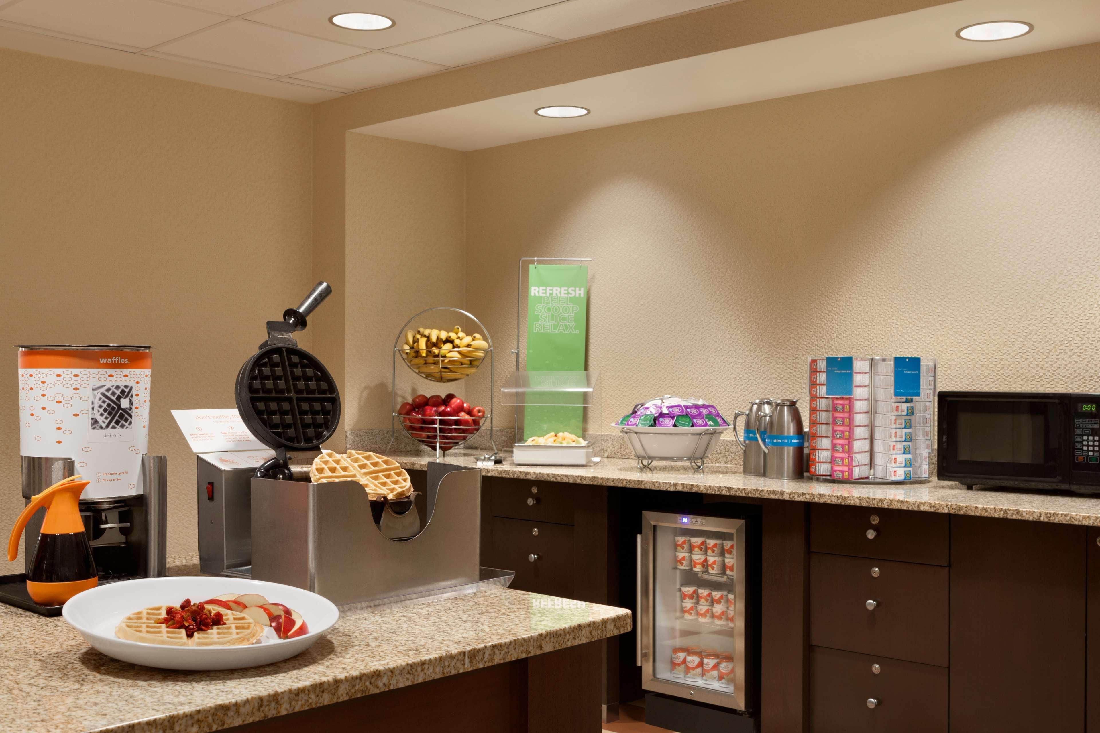 Hampton Inn & Suites East Hartford Ngoại thất bức ảnh