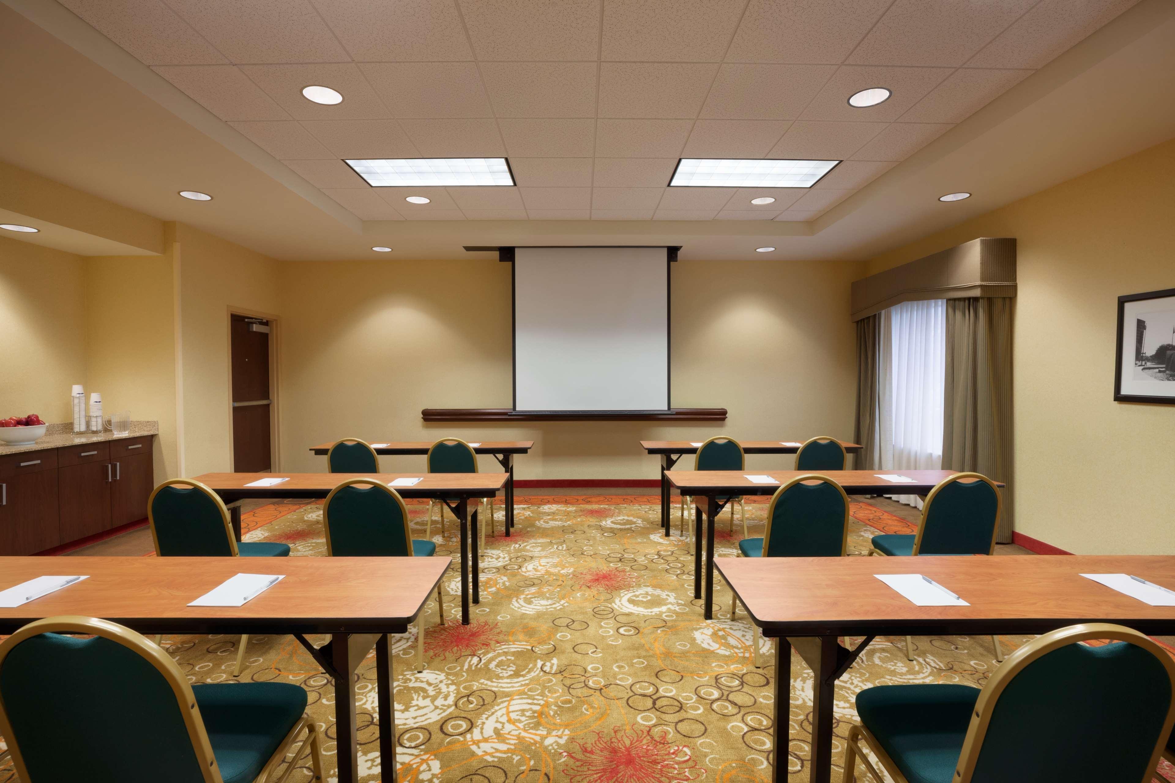 Hampton Inn & Suites East Hartford Ngoại thất bức ảnh