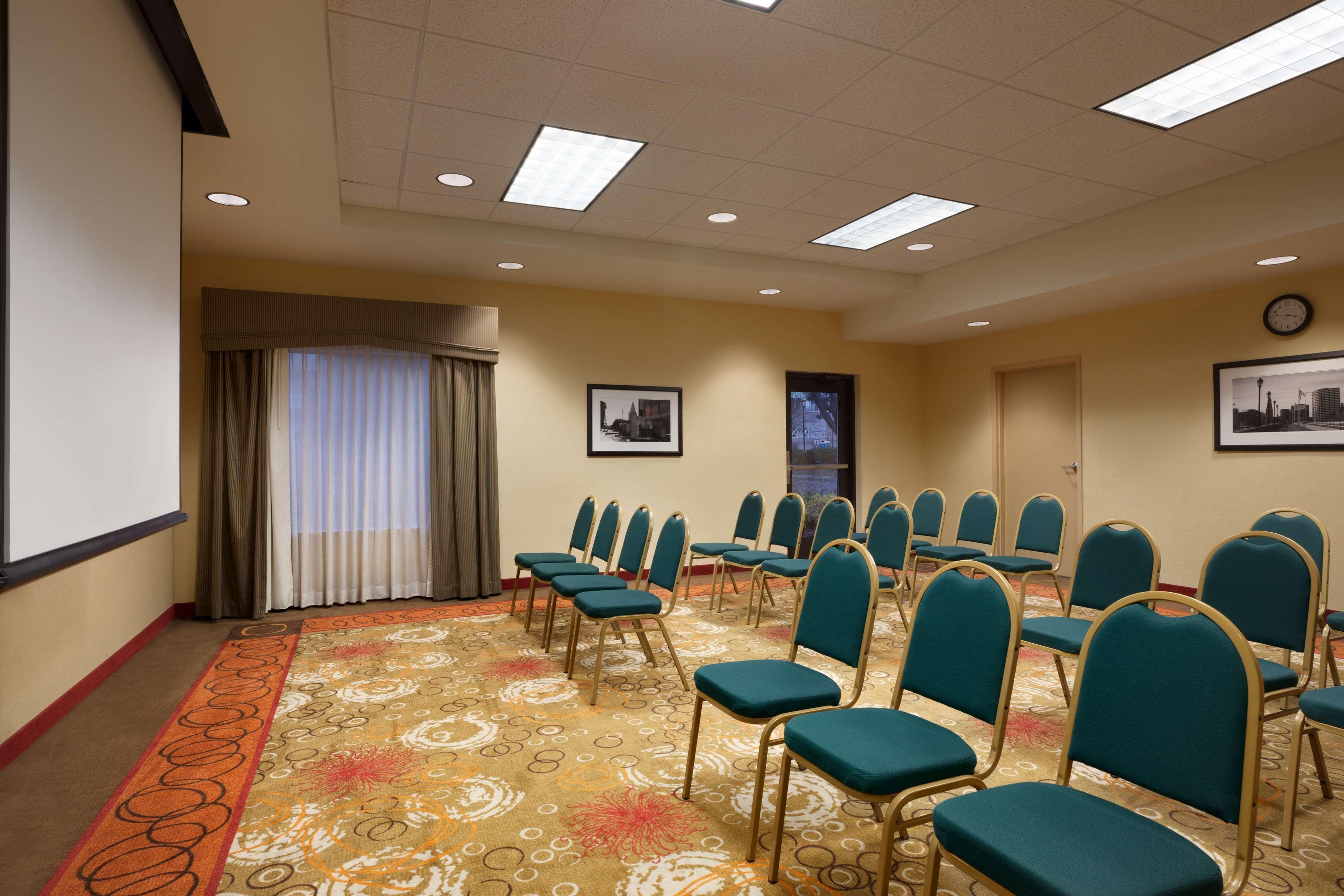 Hampton Inn & Suites East Hartford Ngoại thất bức ảnh