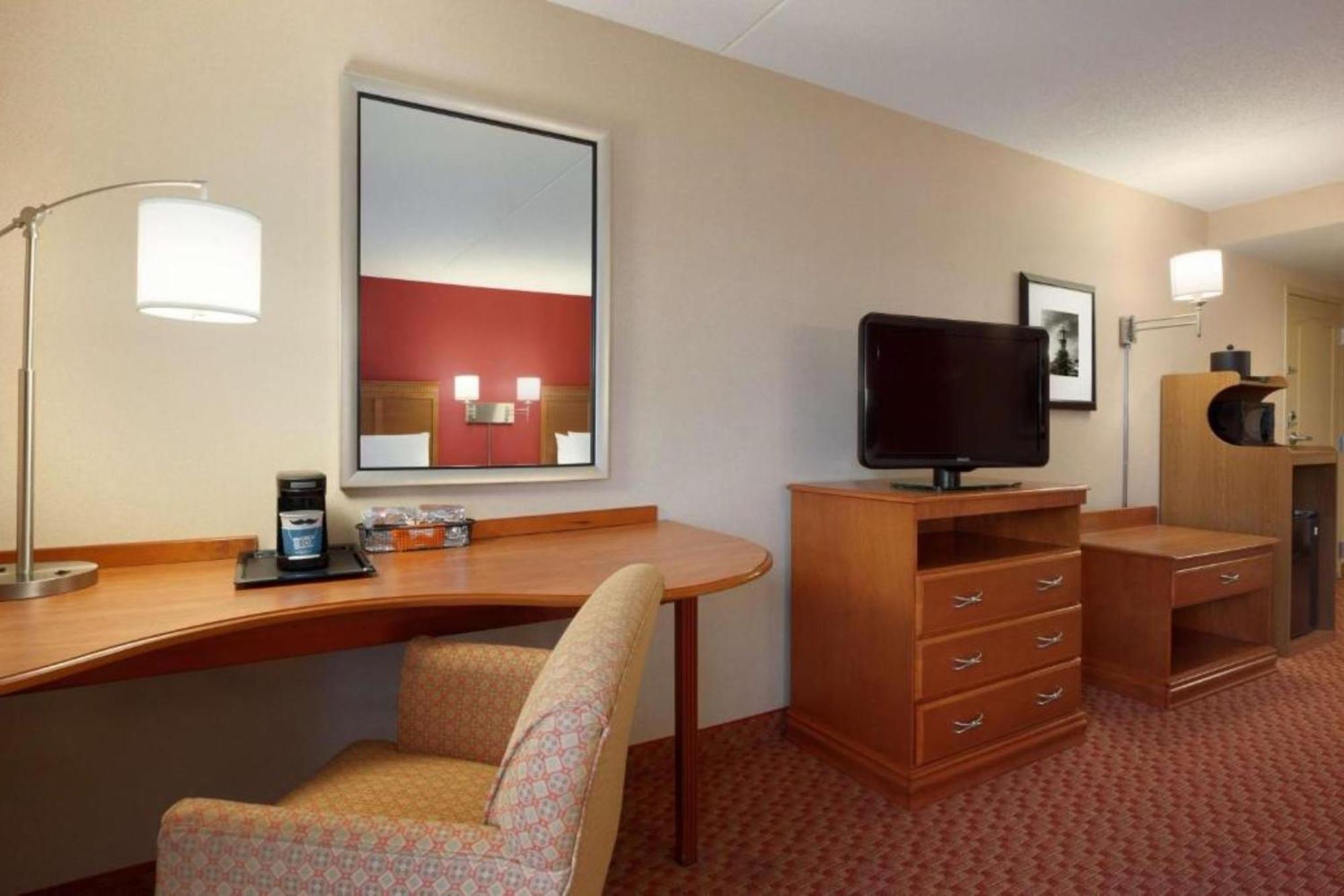 Hampton Inn & Suites East Hartford Ngoại thất bức ảnh