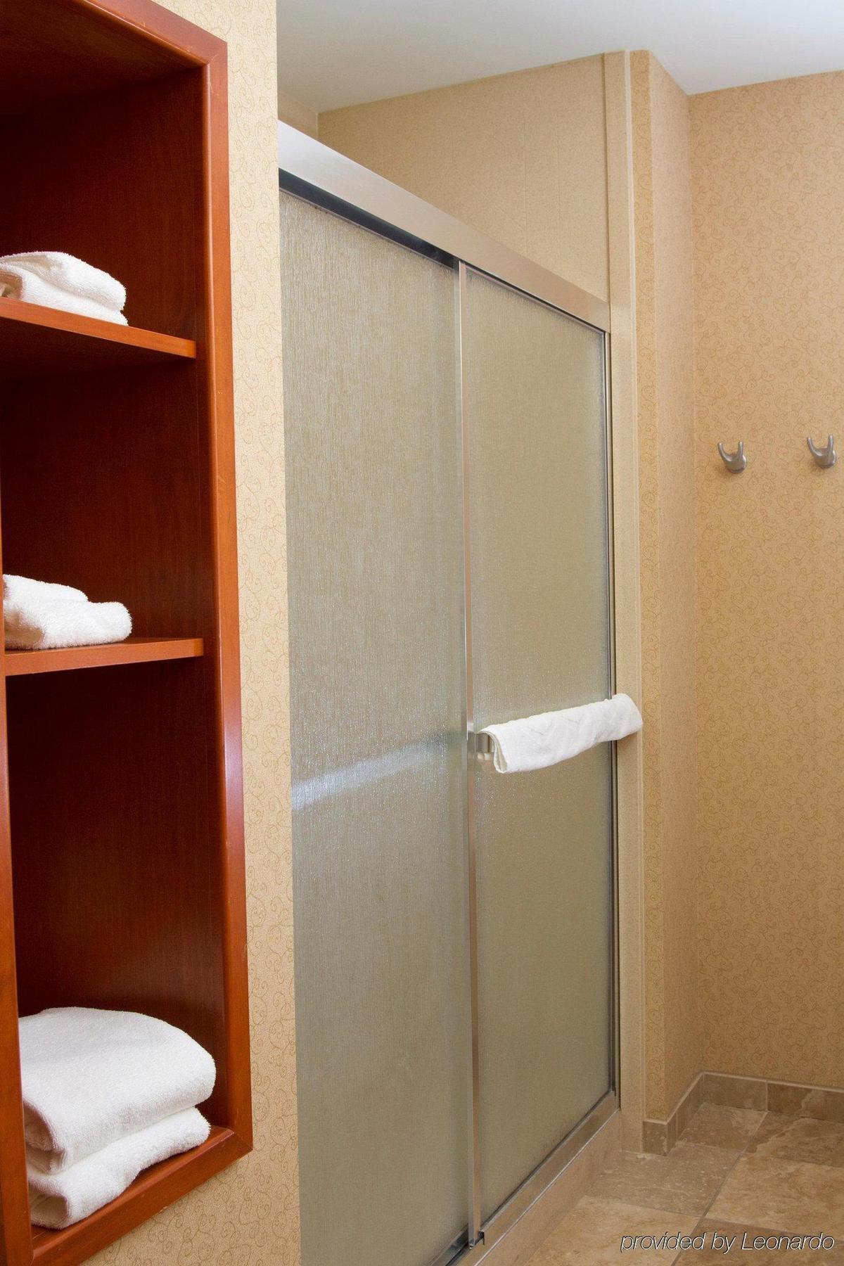 Hampton Inn & Suites East Hartford Ngoại thất bức ảnh